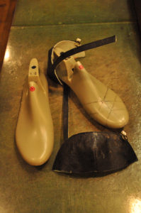 手作り靴教室・靴工房（東京）クロスサンダル